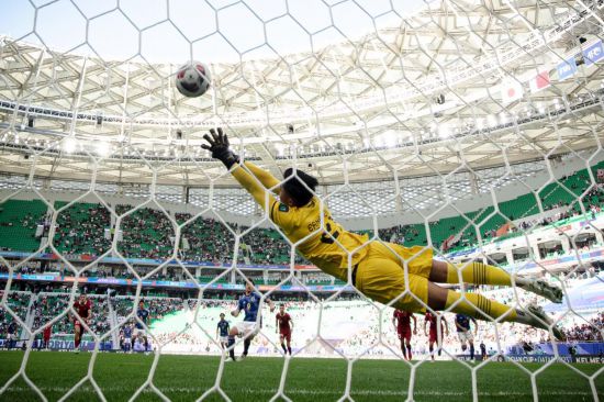 详解棒球规则中的界外球接捕准则